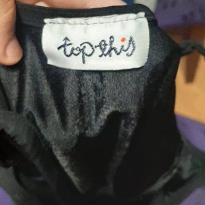 A black party dress with a beautiful white dragon